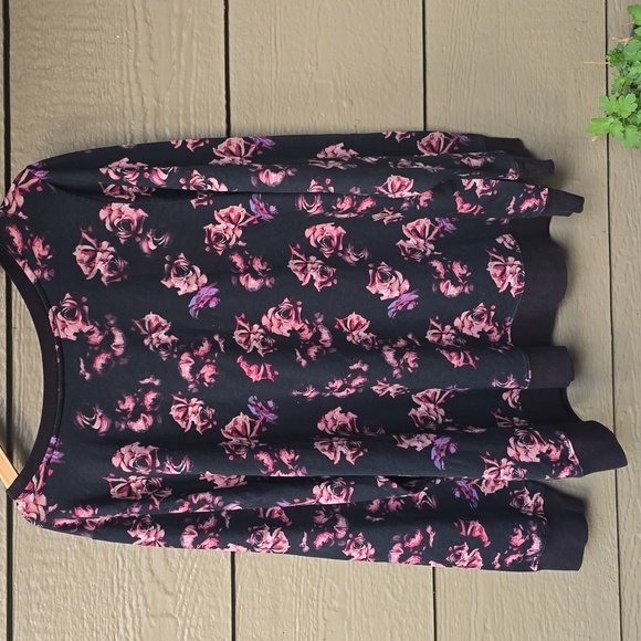 Torrid Everyday Fleece Long Sleeve Active Sweatshirt Details 3x Black floral NWT - Picture 11 of 11